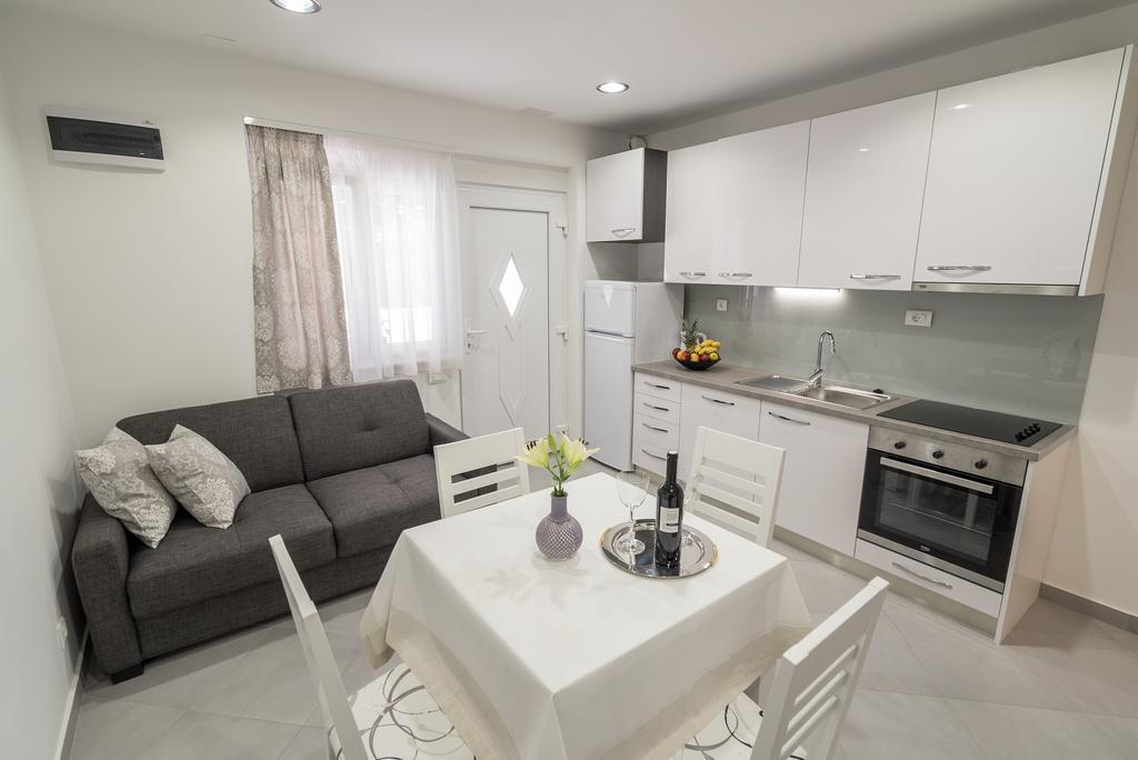 Drop In Split Luxury Suites Exterior foto