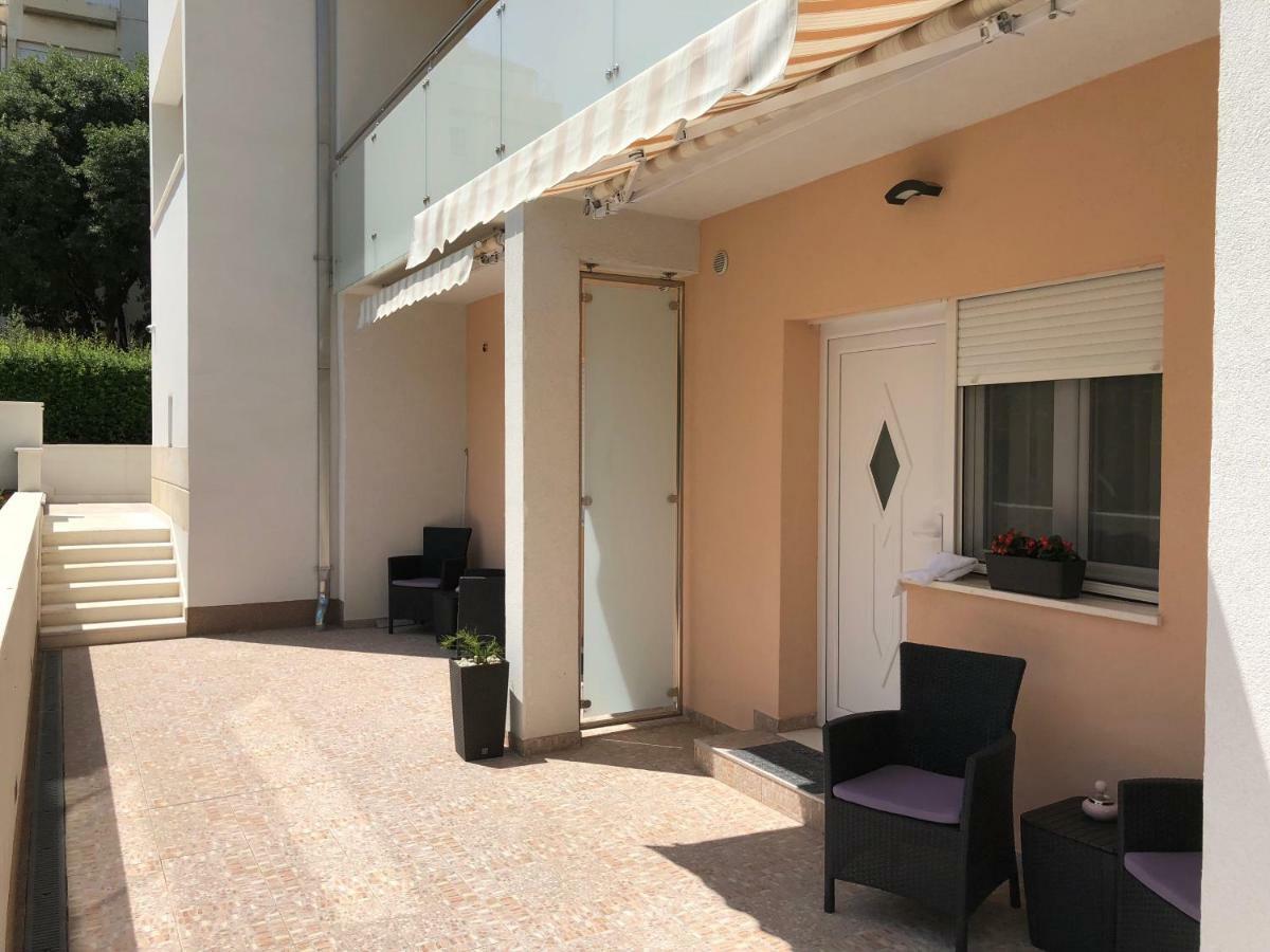 Drop In Split Luxury Suites Exterior foto
