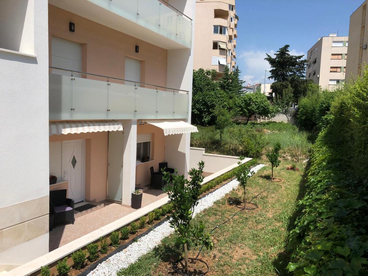 Drop In Split Luxury Suites Exterior foto